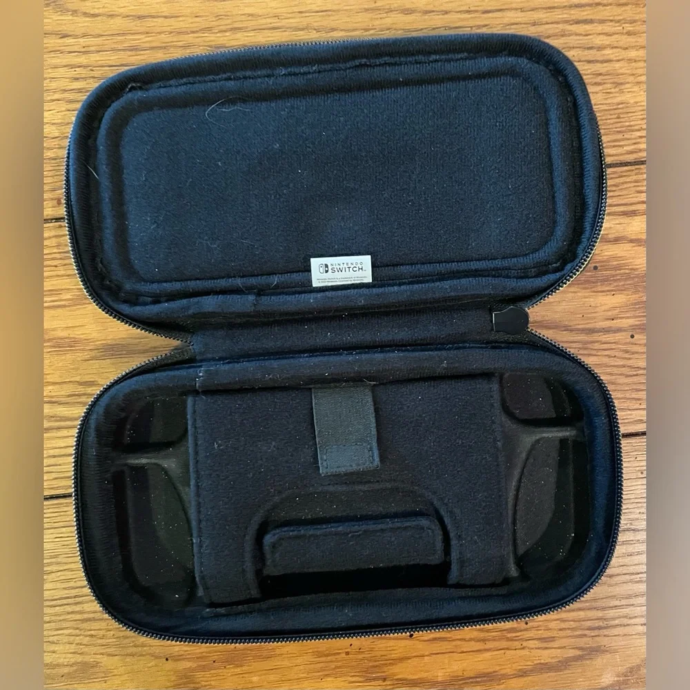 GUC Nintendo switch Animal Crossing carrying case